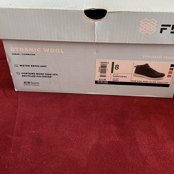 NWT FLX Dynamic Wool Exhilarate Sneaker (size 8) - Picture 3 of 8